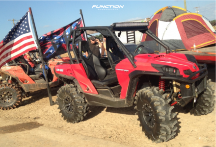 1 2013 Commander Can Am Lift 3 Outside Flares